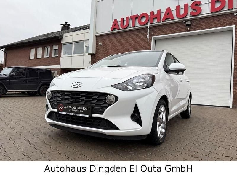 Weiß Gebraucht 2021 Hyundai i10 Trend Kleinwagen | 14.950 € (Superpreis) - Bild 1/4