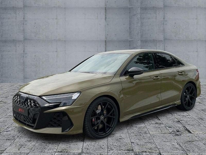 Grün Neu 2025 Audi RS3 Sport Kleinwagen | 76.950 € (Etwas zu teuer) - Bild 1/4