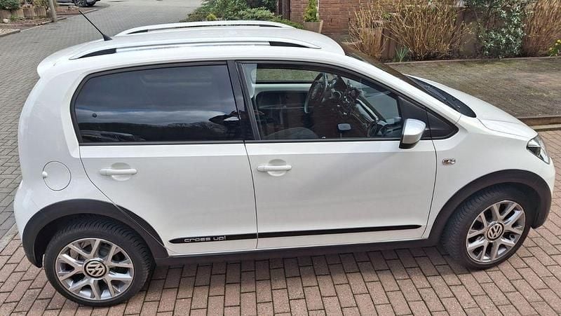 Gebraucht VW cross up! 75 PS (55 kW) 2015 Weiß Kleinwagen