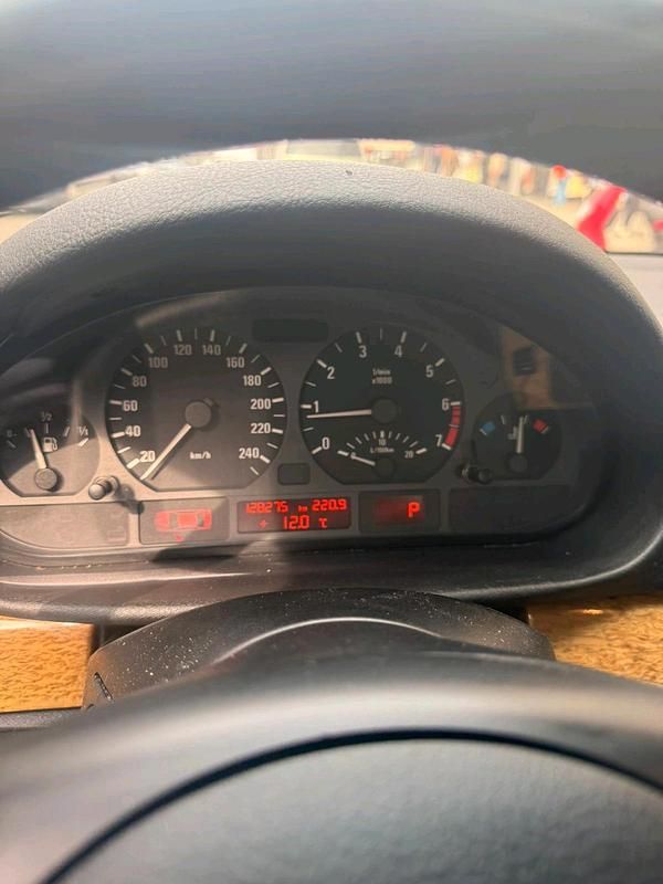 Gebraucht BMW 316 105 PS (77 kW) 2003 Violet Limousine