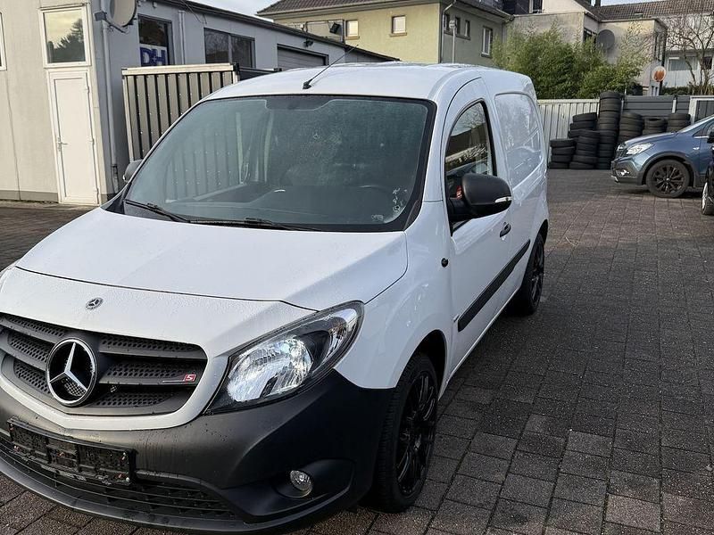 Gebraucht Mercedes Citan 108 75 PS (55 kW) 2019 Arktikweiss Van / Kleinbus