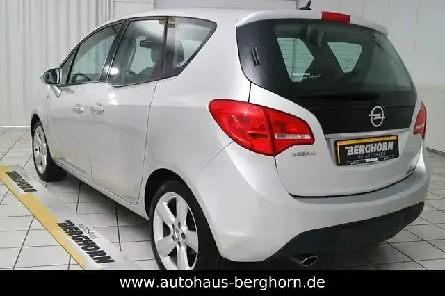 Gebraucht Opel Meriva Innovation 140 PS (102 kW) 2010 Silber Van / Kleinbus