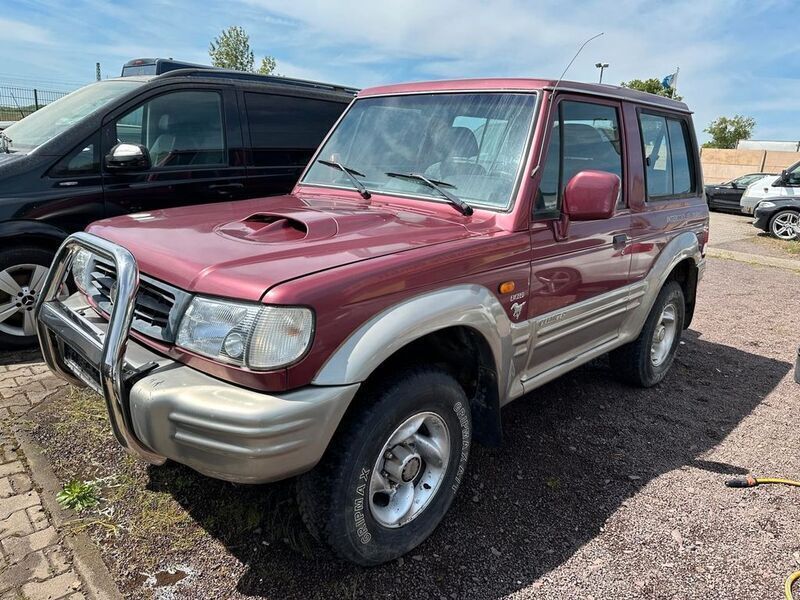 Rot Gebraucht 1999 Hyundai Galloper SUV | 1.950 € - Bild 1/4