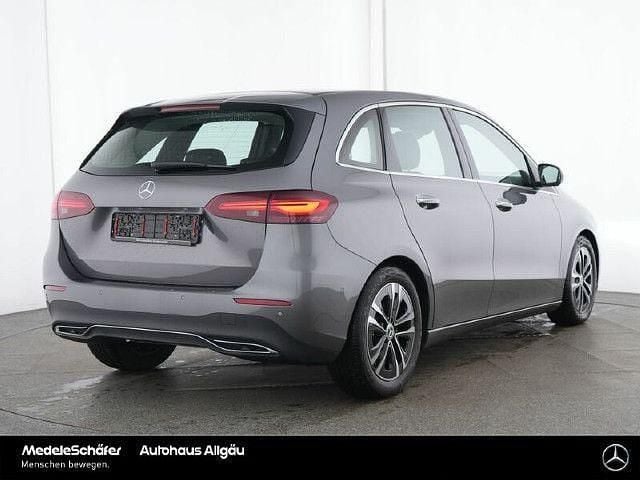 Lack mountaingrau Gebraucht 2024 Mercedes B200 Progressive Van / Kleinbus | 33.770 € (Etwas zu teuer) - Bild 1/4