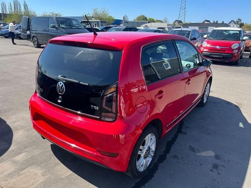 Second-hand VW up! Beats 90 CP (66 kW) 2017 Roșu Hatchback
