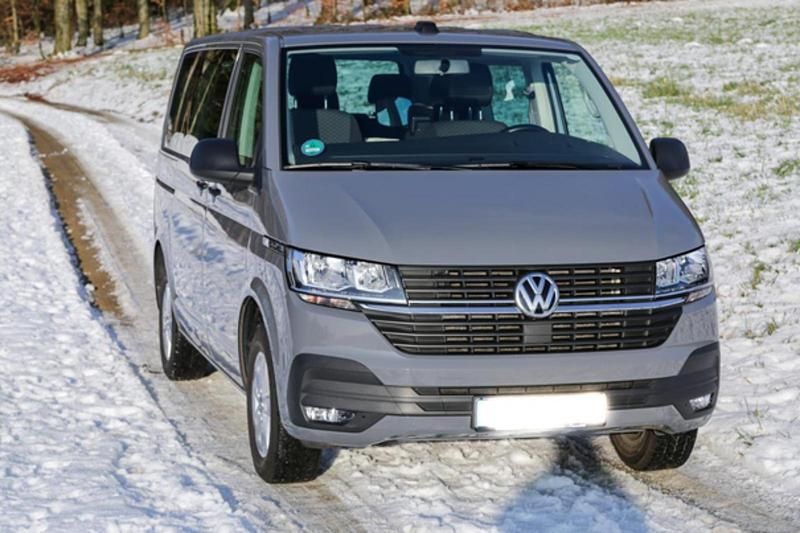 Grau Gebraucht 2020 VW Multivan Trendline Van | 36.900 € (Superpreis) - Bild 1/4