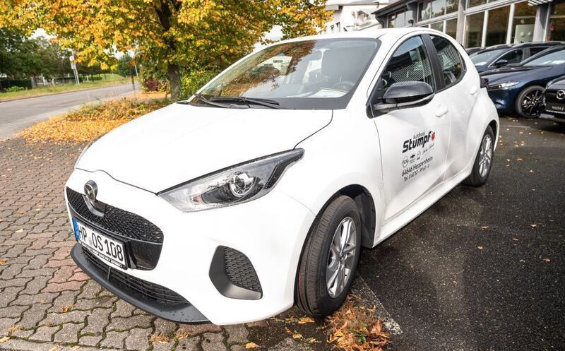 Lunar white Gebraucht 2024 Mazda 2 Center-Line Kleinwagen | 23.590 € (Fairer Preis) - Bild 1/4