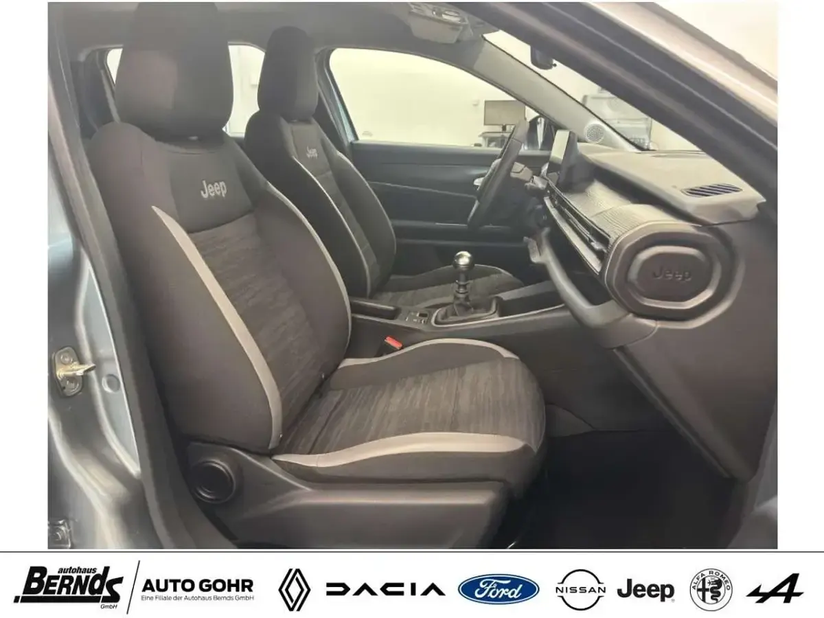 Usado Jeep Avenger Longitude 101 CV (74 kW) 2024 Gris SUV
