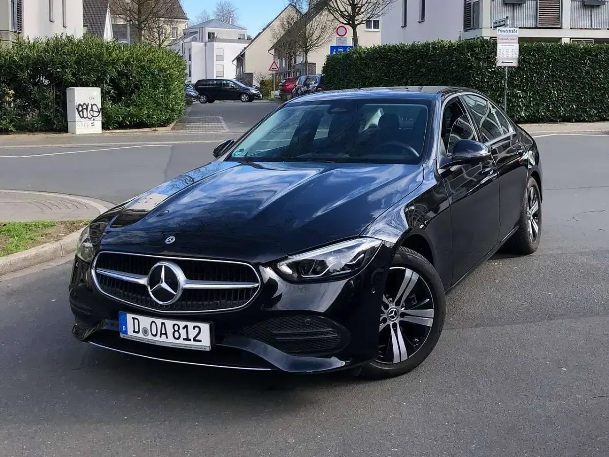 Gebraucht Mercedes C180 Avantgarde 170 PS (125 kW) 2022 Schwarz Limousine