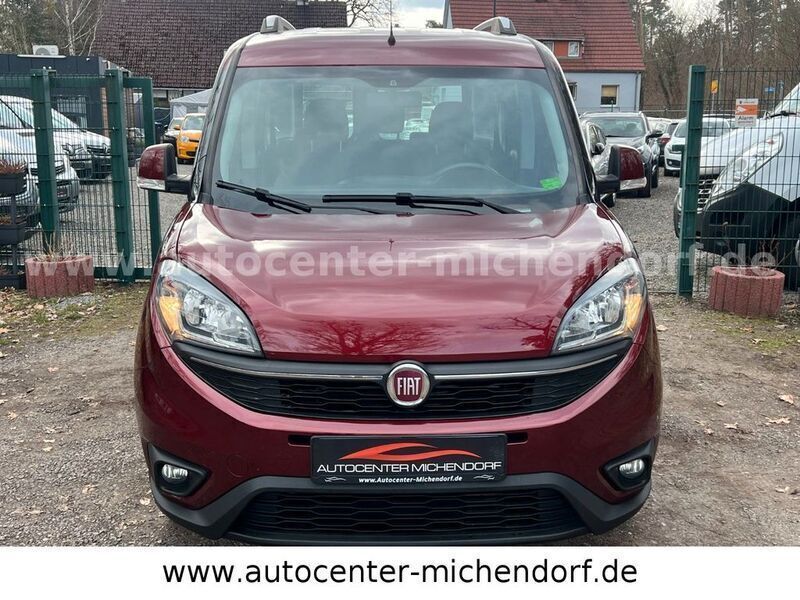 Gebraucht Fiat Doblò 95 PS (69 kW) 2018 Rot Van / Kleinbus