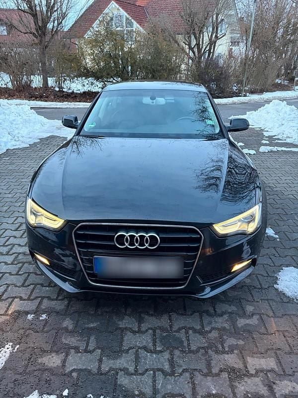 Schwarz Gebraucht 2011 Audi A5 Sportback Kleinwagen | 11.500 € (Guter Preis) - Bild 1/4