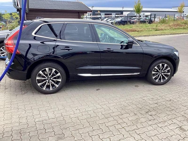 Gebraucht Volvo XC60 Plus 197 PS (144 kW) 2023 Schwarz SUV