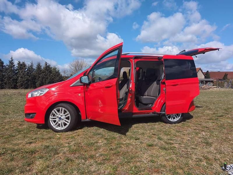 Gebraucht Ford Tourneo Titanium 75 PS (55 kW) 2017 Kombi