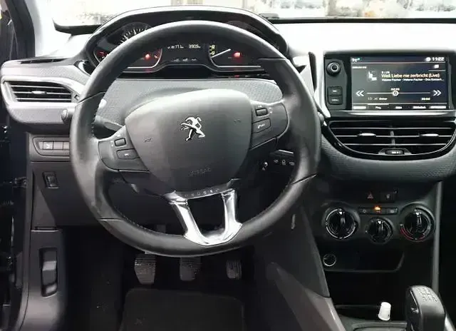 Gebraucht Peugeot 2008 Style 82 PS (60 kW) 2018 Grau SUV