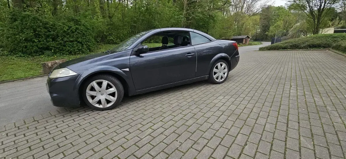 Gebraucht Renault Mégane Cabriolet Authentique 111 PS (81 kW) 2007 Schwarz Cabrio