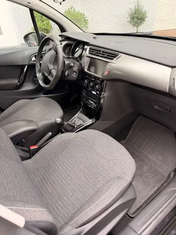 Gebraucht Citroën C3 Feel 68 PS (50 kW) 2016 Schwarz Limousine