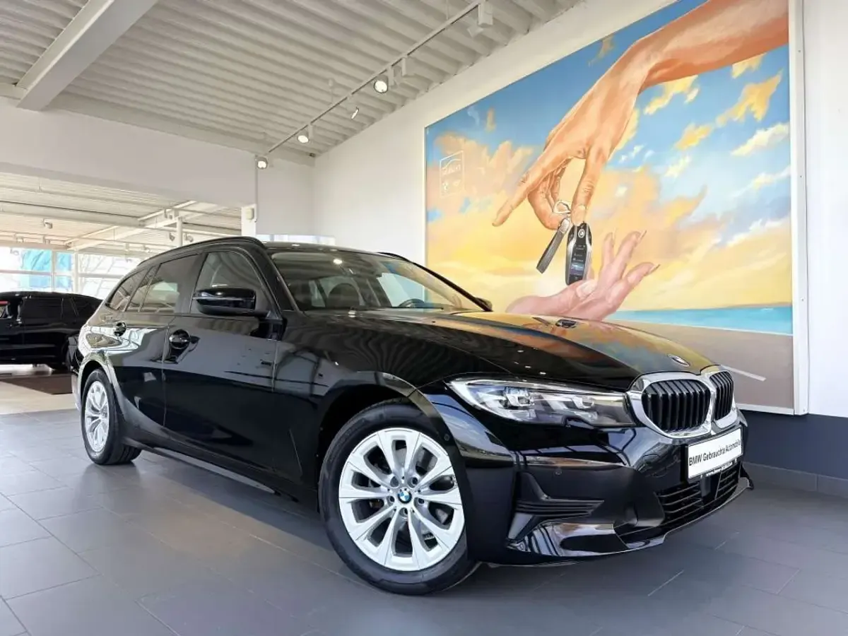 Gebraucht BMW 320 Sport Line 190 PS (139 kW) 2022 Schwarz ii Kombi