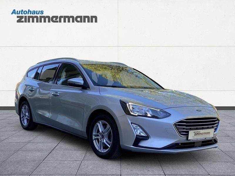 Używany Ford Focus Cool & Connect 125 KM (91 kW) 2022 Srebrny Kombi