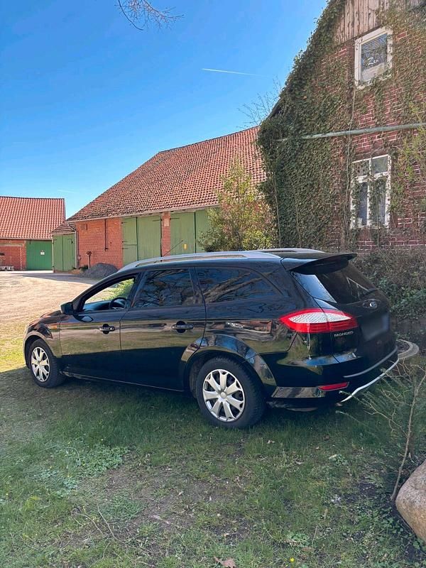 Gebraucht Ford Mondeo S 145 PS (106 kW) 2010 Schwarz Kombi