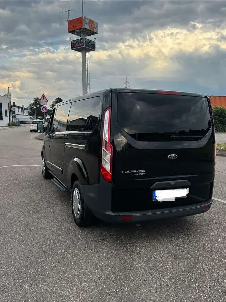 Gebraucht Ford Tourneo Custom Trend 131 PS (96 kW) 2017 Schwarz Van