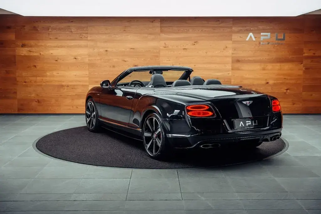 Gebraucht Bentley Continental GT Convertible 529 PS (389 kW) 2014 Schwarz Cabrio