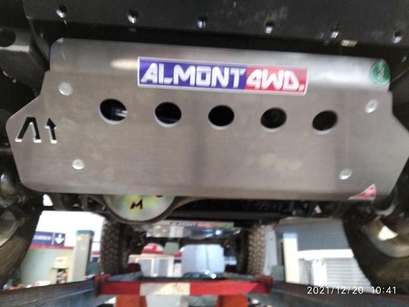 Gebraucht Land Rover Defender 122 PS (89 kW) 2007 Grün Kombi