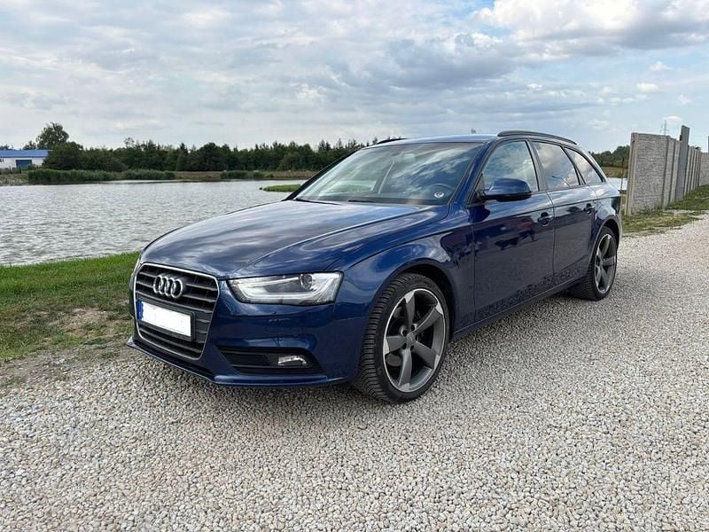 Blau Gebraucht 2015 Audi A4 Attraction Kombi | 9.650 € (Superpreis) - Bild 1/4