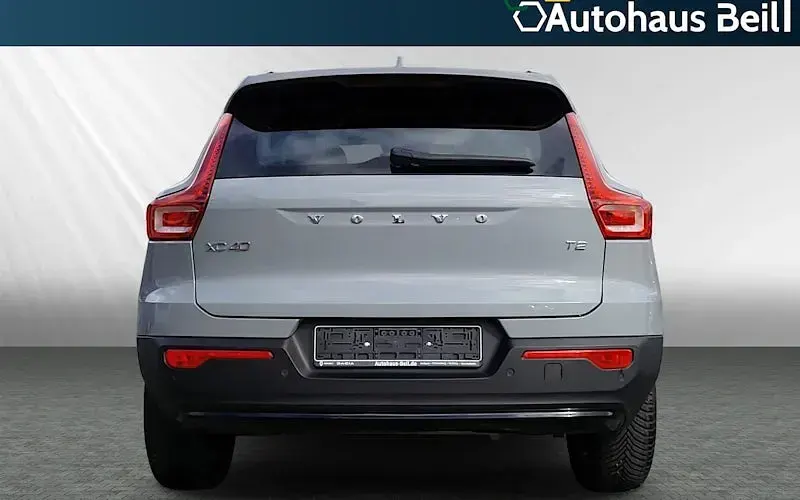 Używany Volvo XC40 Plus 129 KM (94 kW) 2023 Szary SUV
