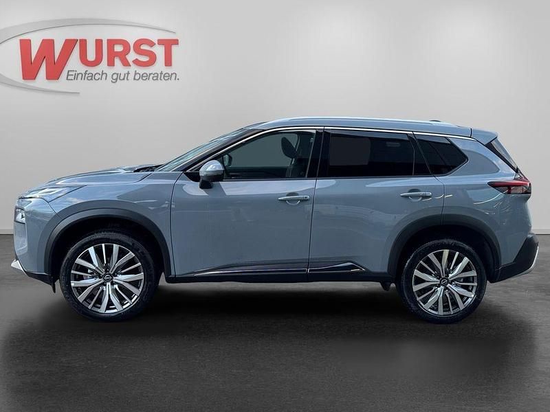 Neu Nissan X-Trail Tekna 163 PS (119 kW) 2026 Grau SUV