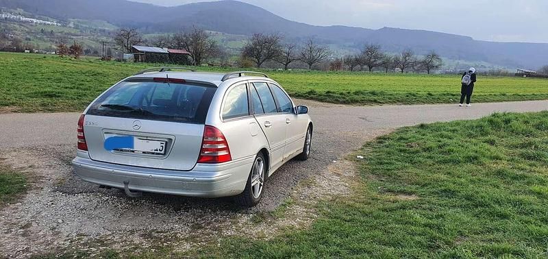 Second-hand Mercedes C220 Avantgarde 150 CP (110 kW) 2005 Break