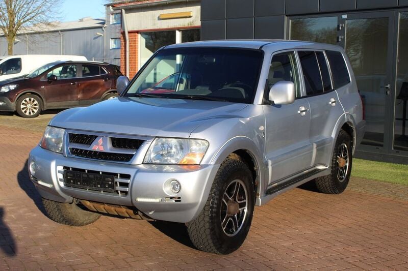 Silber Gebraucht 2006 Mitsubishi Pajero SUV | 7.500 € (Fairer Preis) - Bild 1/4