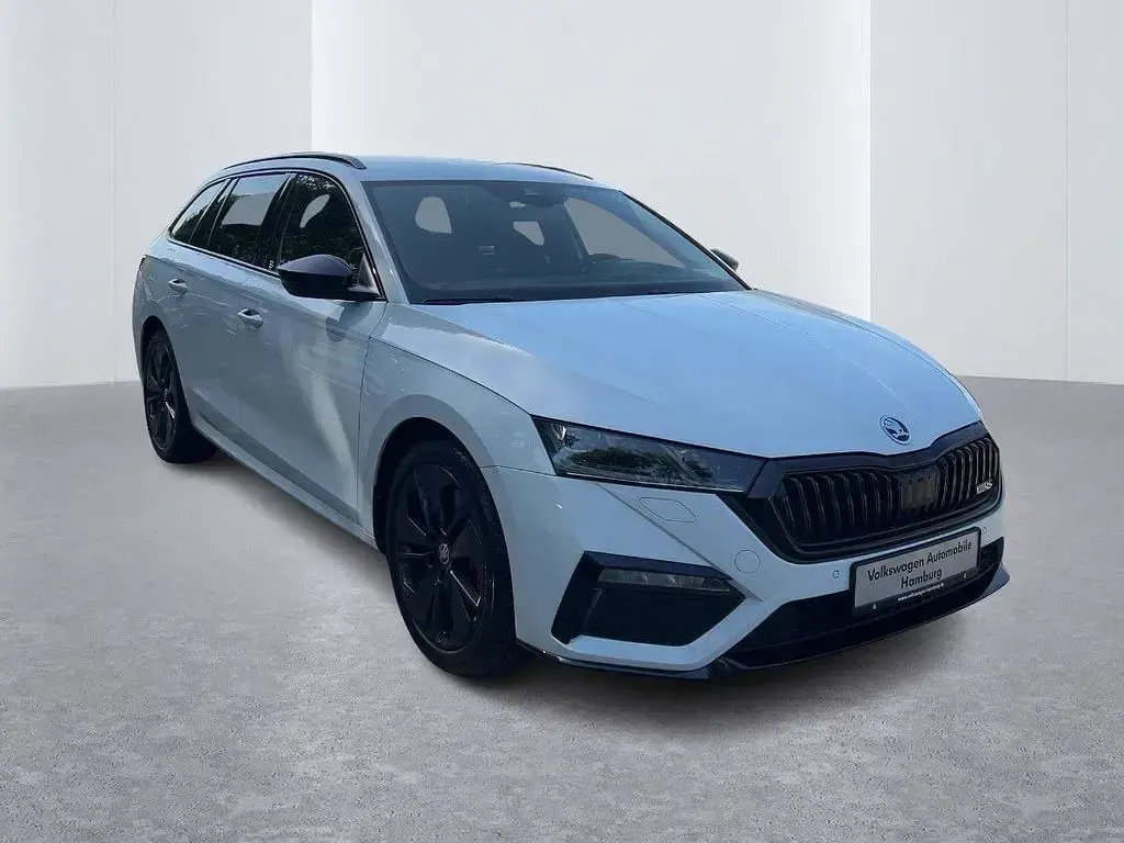 Gebraucht Skoda Octavia RS 245 PS (180 kW) 2024 Moonweiß perleffekt Kombi