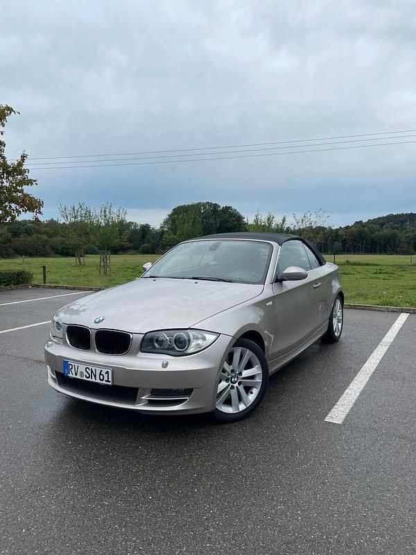 Silber Gebraucht 2009 BMW 123 Cabriolet Cabrio | 7.400 € (Fairer Preis) - Bild 1/4