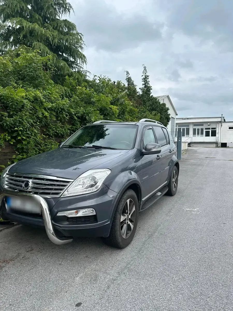 Gebraucht SsangYong Rexton 155 PS (114 kW) 2015 Grau SUV