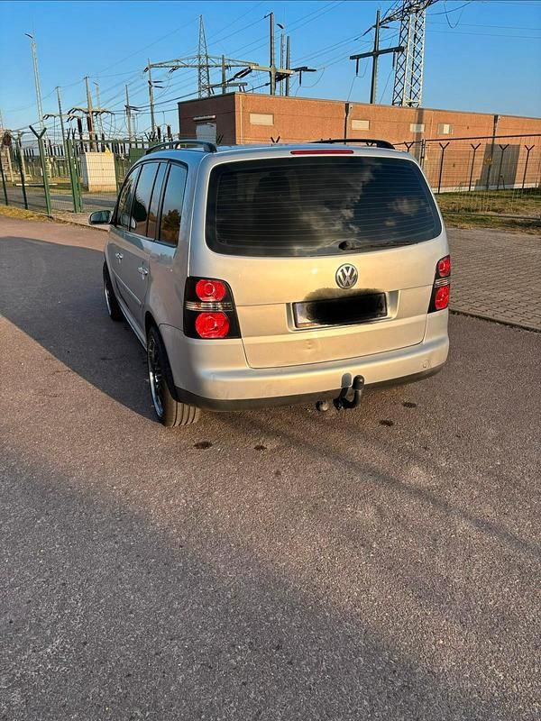Gebraucht VW Touran 136 PS (100 kW) 2003 Silber Van / Kleinbus