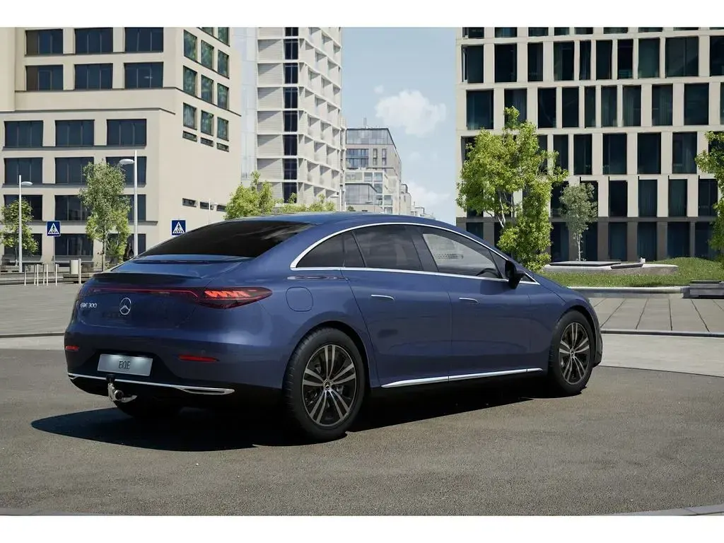 Gebraucht Mercedes EQE300 Advanced Plus 180 kW (245 PS) 2025 Metalliclack sodalithblau Limousine
