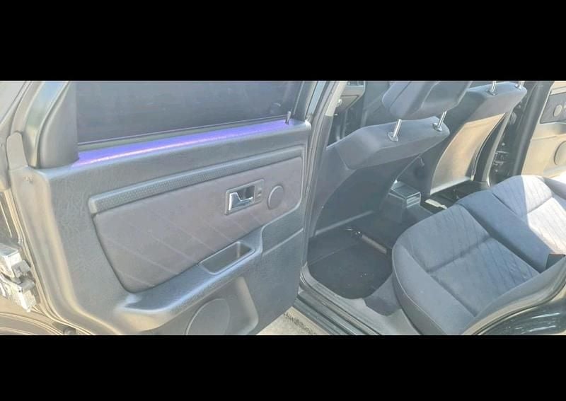 Gebraucht Audi 80 Competition 140 PS (102 kW) 1995 Schwarz Limousine