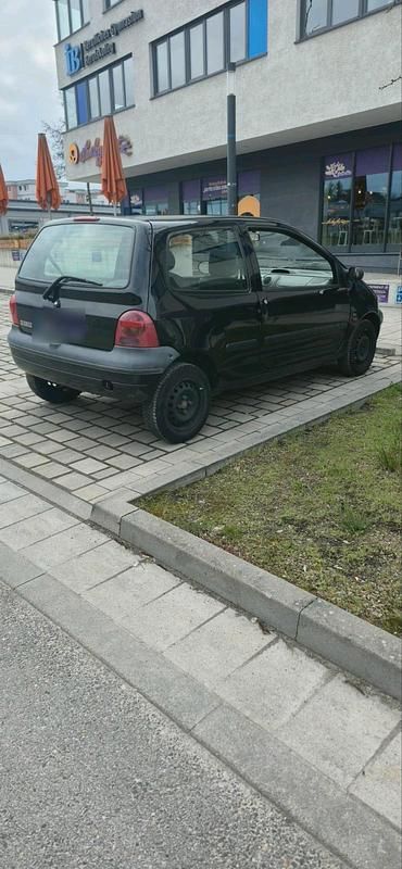 Second-hand Renault Twingo 58 CP (42 kW) 2000 Negru Hatchback