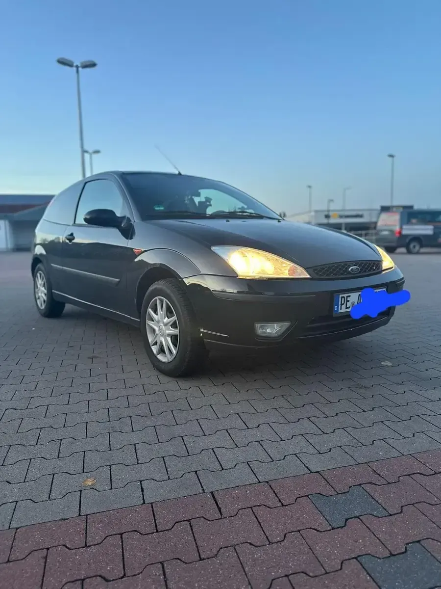 Brugt Ford Focus 75 HK (55 kW) 2004 Sort Hatchback