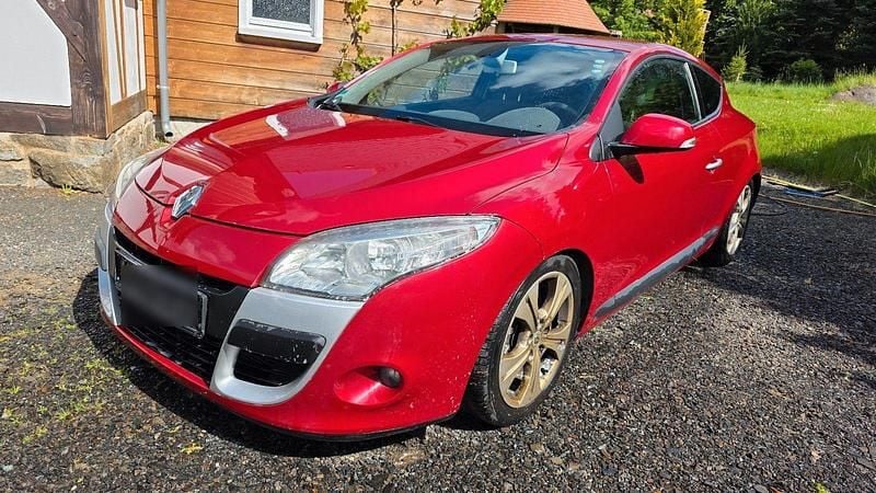 Rot Gebraucht 2009 Renault Mégane Coupé Coupé | 3.250 € (Guter Preis) - Bild 1/4