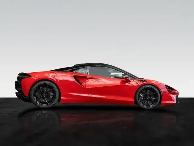 Gebraucht McLaren Artura 700 PS (514 kW) 2024 Rot Coupé