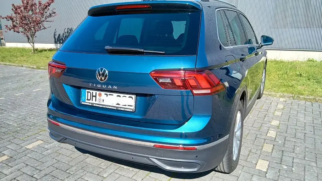 Gebraucht VW Tiguan Life 150 PS (110 kW) 2020 Blau SUV