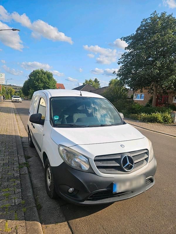 Weiß Gebraucht 2012 Mercedes Citan 109 Van / Kleinbus | 4.400 € (Guter Preis) - Bild 1/4