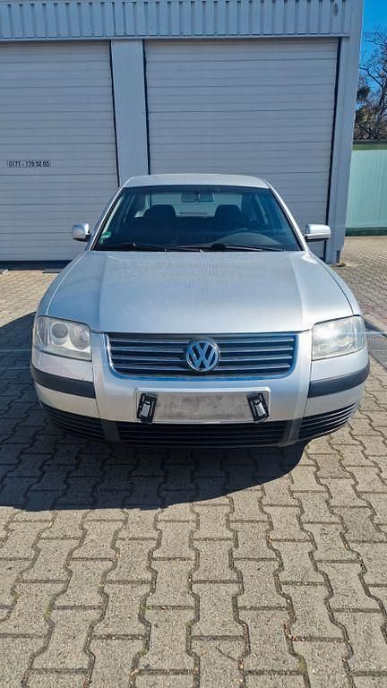 Gebraucht VW Passat 102 PS (75 kW) 2001 Silber Limousine