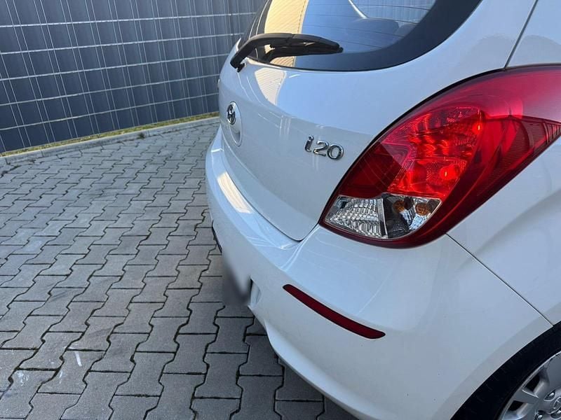 Gebraucht Hyundai i20 2014 Weiß Kleinwagen