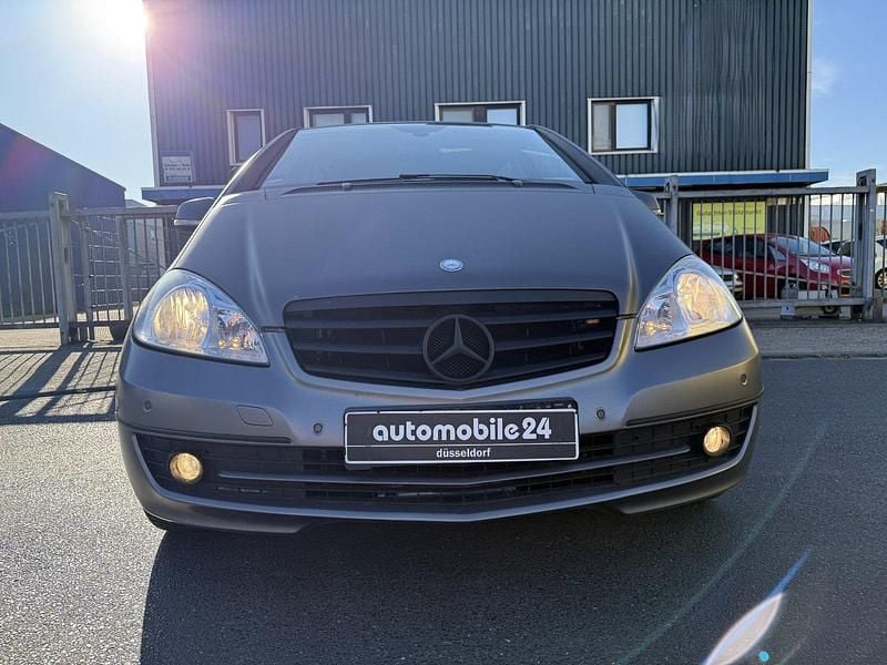 Gebraucht Mercedes A160 95 PS (69 kW) 2010 Grün Limousine