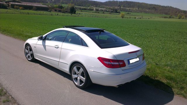 Gebraucht Mercedes E220 Avantgarde 170 PS (125 kW) 2012 Weiß Coupé