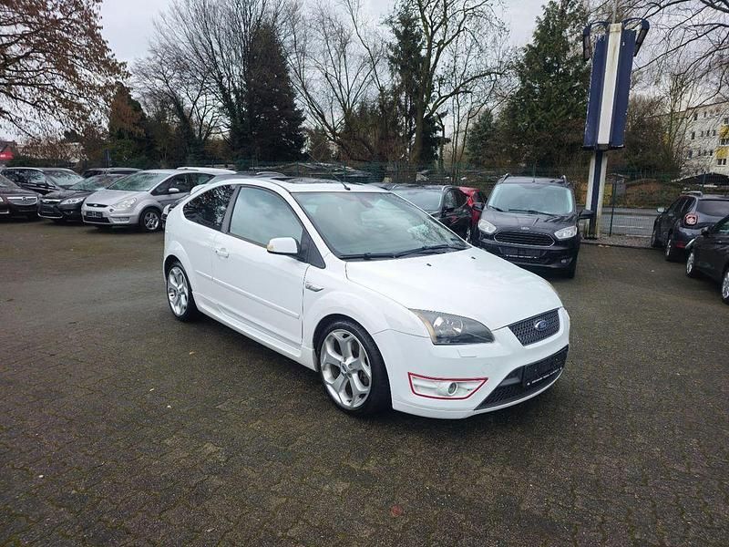 Gebraucht Ford Focus ST 226 PS (166 kW) 2007 Weiß Limousine