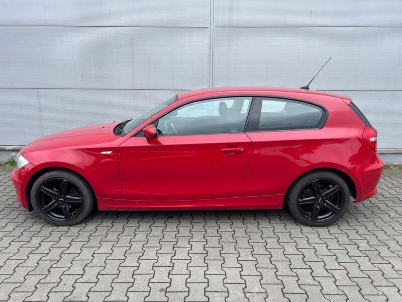 Gebraucht BMW 116 122 PS (89 kW) 2008 Rot Kleinwagen
