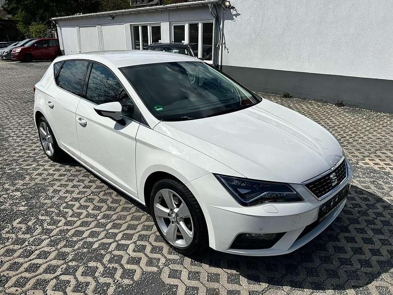 Gebraucht Seat Leon XCELLENCE 125 PS (91 kW) 2017 "candy" weiss Kleinwagen